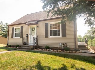 616 Moss Pl, Dixon, IL 61021