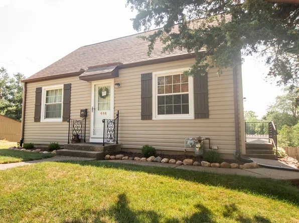 616 Moss Pl, Dixon, IL 61021