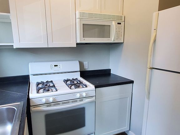 4th image of 2110 F St APT 4