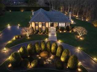 6 Christopher Dr, Johnston, RI 02919