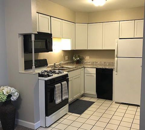 2nd image of 960 Westmoreland Dr APT 7