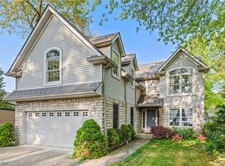 311 Kenilworth Rd, Bay Village, OH 44140