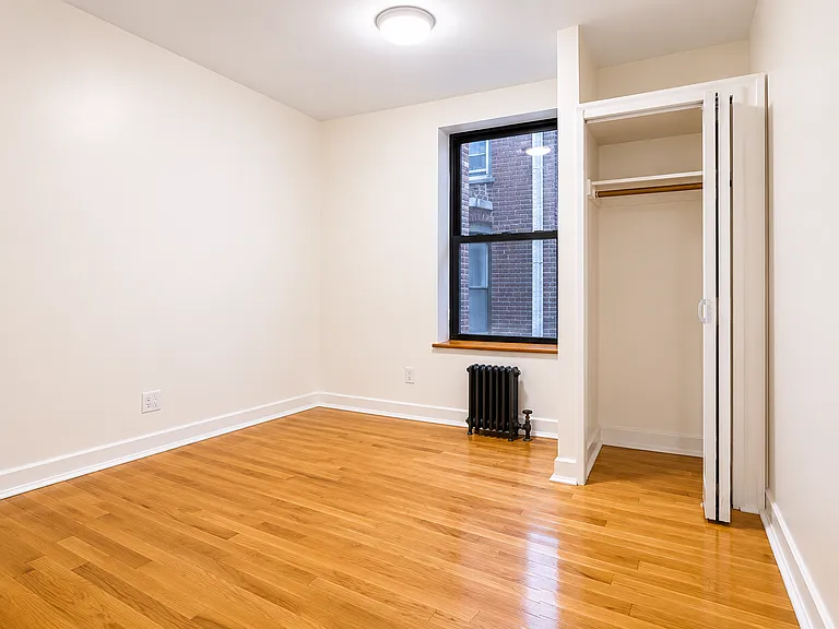 3133 Broadway #6 — Photo 7
