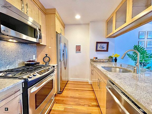 5th image of 161 E 110th St #2C