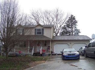 138 Crescent Ln, Jacksboro, TN 37757