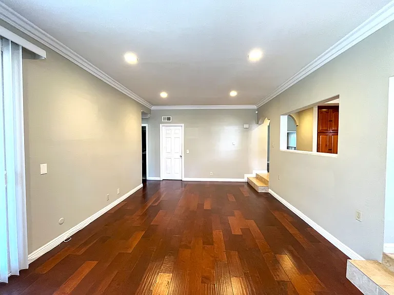 581 S Greenwich St — Photo 13