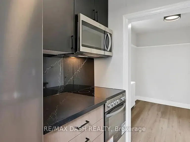 50 Raglan Ave #5 — Photo 34