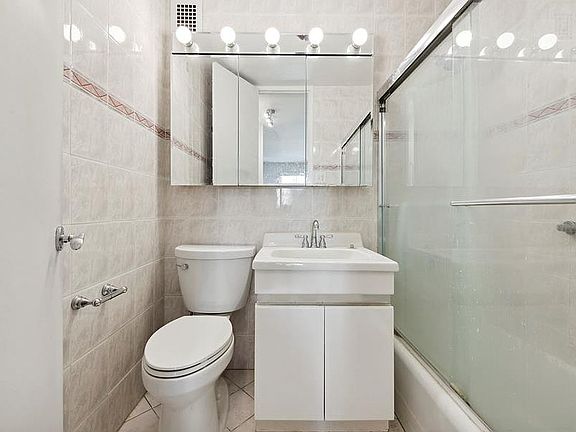 5th image of 201 E 37th St APT 8E
