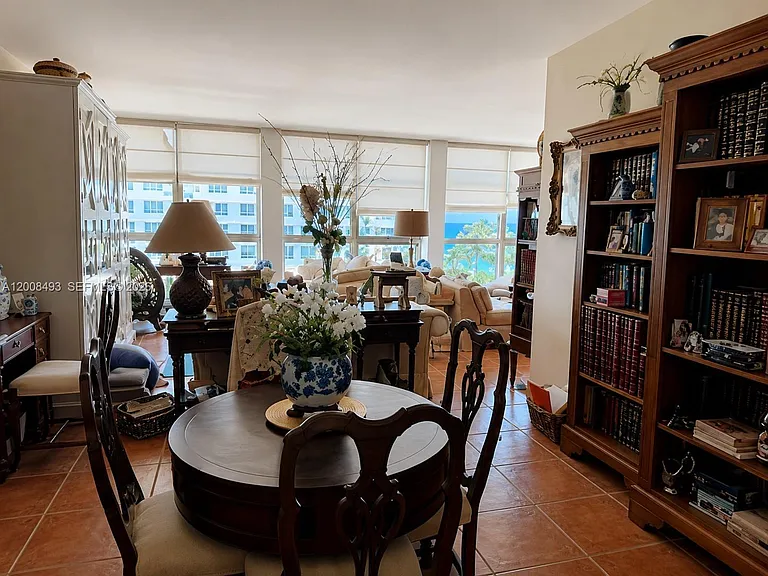 5055 Collins Ave #4C — Photo 14