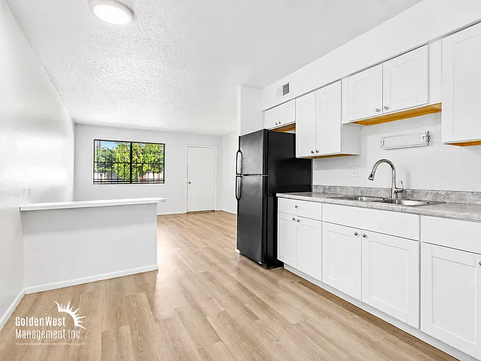 6816 N 17th Ave #4 — Photo 2