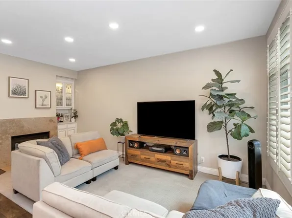 533 N Pageant Dr Unit B, Orange, CA 92869
