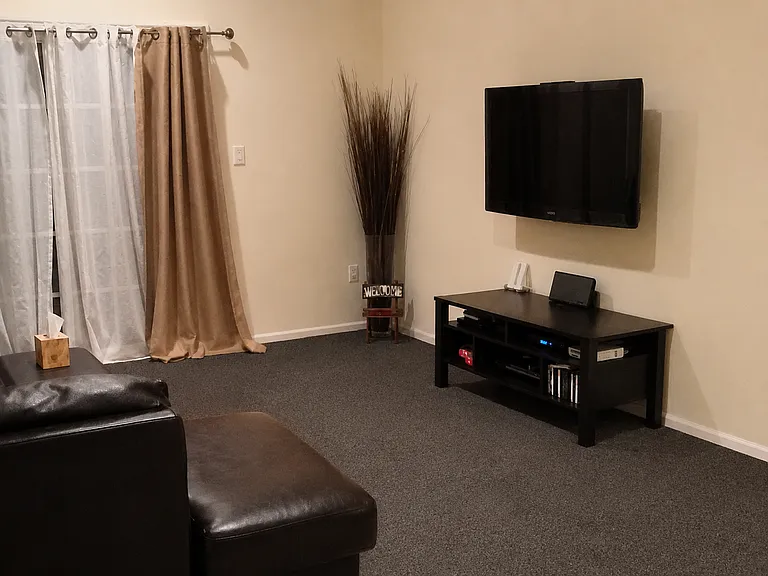 1037 Flakne Ct — Photo 1