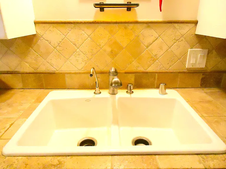 8840 Huntington Dr #3 — Photo 6