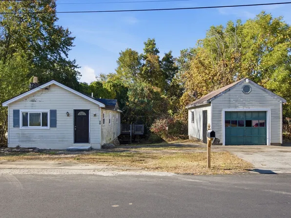 20 Mills Dr, Dracut, MA 01826