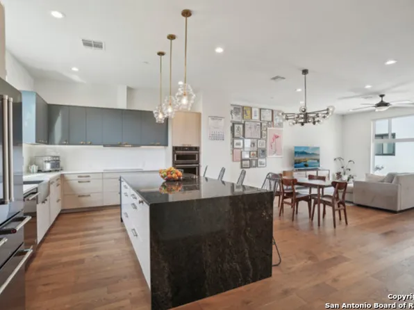 310 Clay St Residence 11, San Antonio, TX 78204