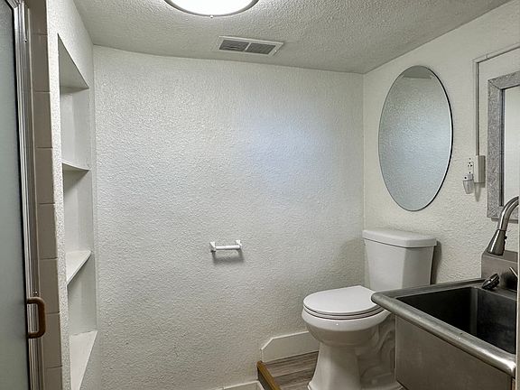 4th image of 215 S Lincoln Ave #B
