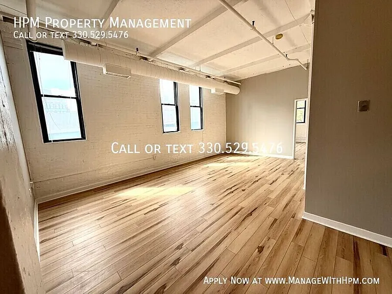 1133 W 9th Street — Photo 26