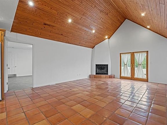 3rd image of 23160 175th St