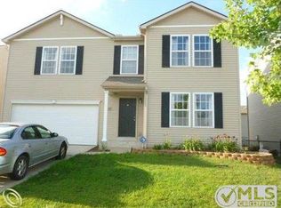 8614 Rifle River Dr, Fowlerville, MI 48836