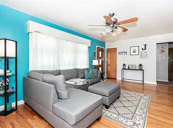 3rd image of 7040 Circleview Dr