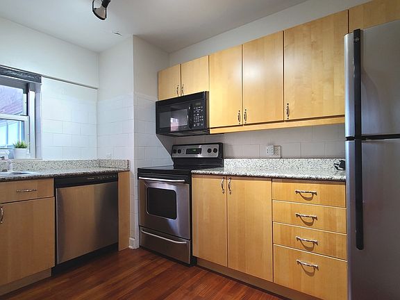 4th image of 4960 N Marine Dr APT 620