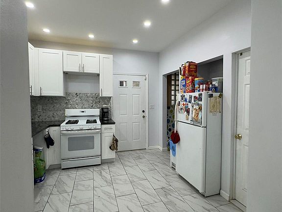 5th image of 2042 Colonial Avenue