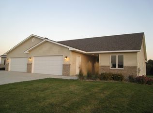 942 5th St, Wanamingo, MN 55983