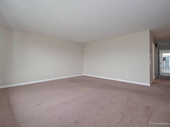 3rd image of 3660 Bartlett Ave