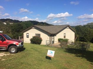 1 Clover Ln #B, Eureka Springs, AR 72631