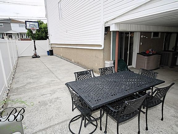 5th image of 2235 E 70th St #1