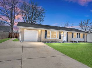 934 Webster Ln, Schaumburg, IL 60193