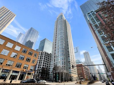 345 N La Salle Dr APT 1010, Chicago, IL, 60654