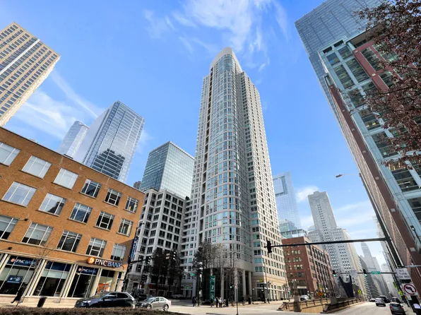 345 N La Salle Dr APT 1010, Chicago, IL 60654