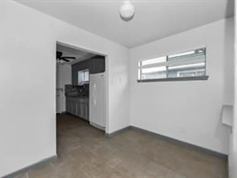 4203 Hirsch Rd #2 — Photo 11