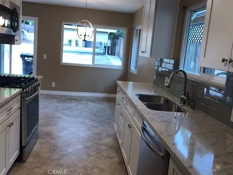 511 Mariposa Ave — Photo 8
