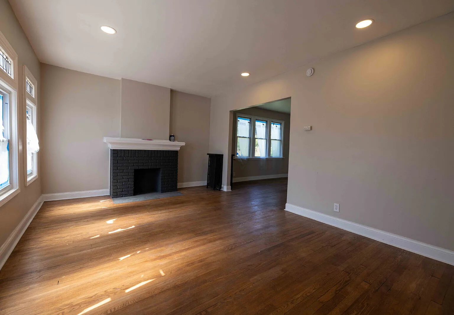 3 bed, 1.0 bath, $1,200 — Photo 2
