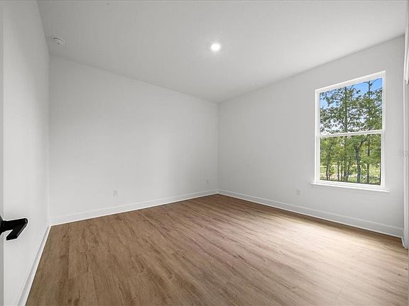 4th image of 11021 STILT AVENUE