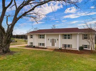 9512 Heathwood Dr, Ooltewah, TN 37363