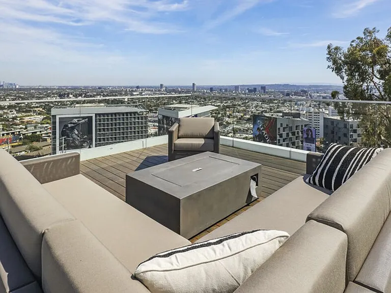 1377 Miller Pl — Photo 37