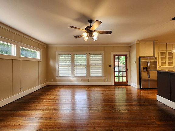 4th image of 709 W Coll St
