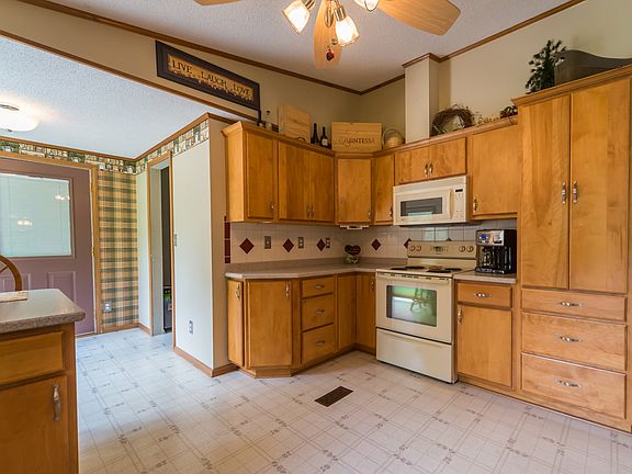 4th image of 124 Sawyer Ln