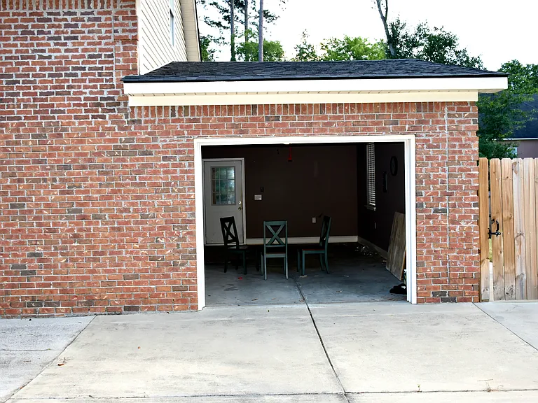 533 Oak Brook Dr — Photo 6