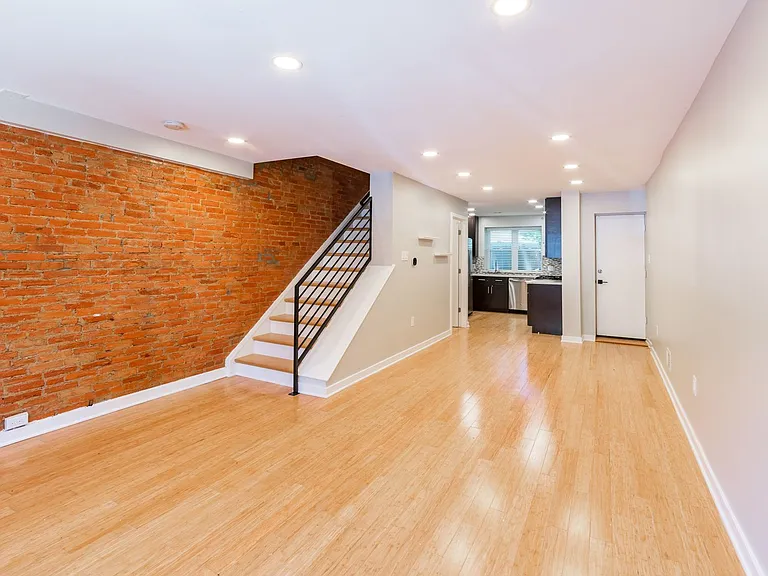 2208 Montrose St — Photo 1