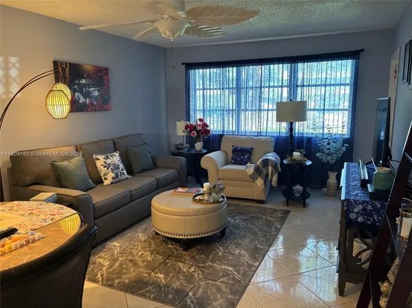 2223 Park Ln APT 102, Hollywood, FL 33021