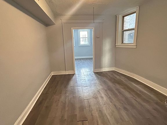 4th image of 351 Forrest St #1B