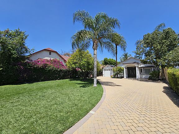 3rd image of 5116 Dahlia Dr