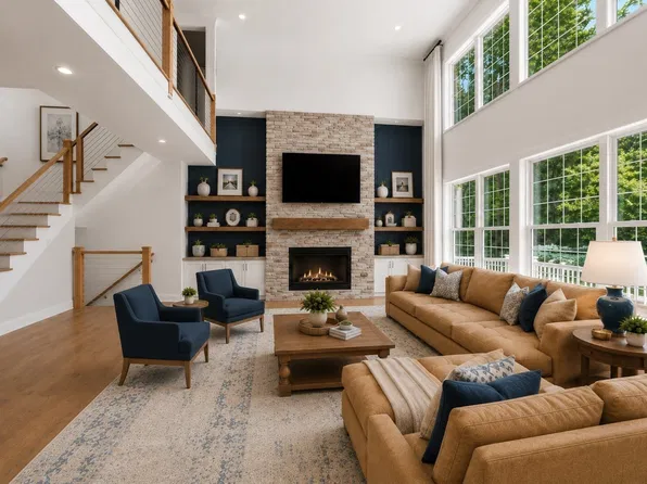 60 Chamberlain St, Hopkinton, MA 01748