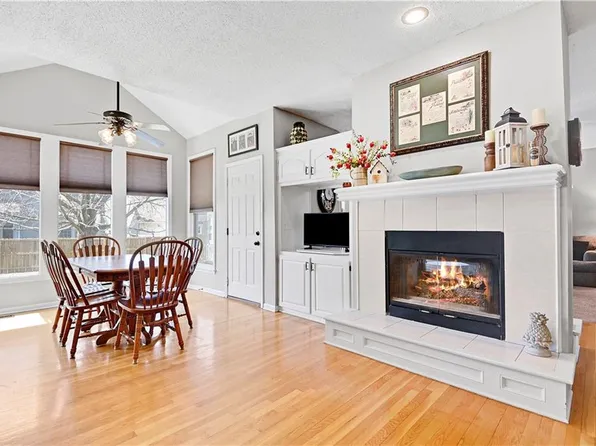 14530 S Kaw Dr, Olathe, KS 66062