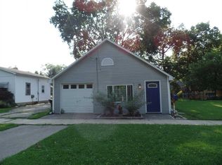1004 S 4th St, Oregon, IL 61061