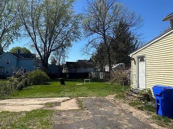 4th image of 20 Alden Avenue